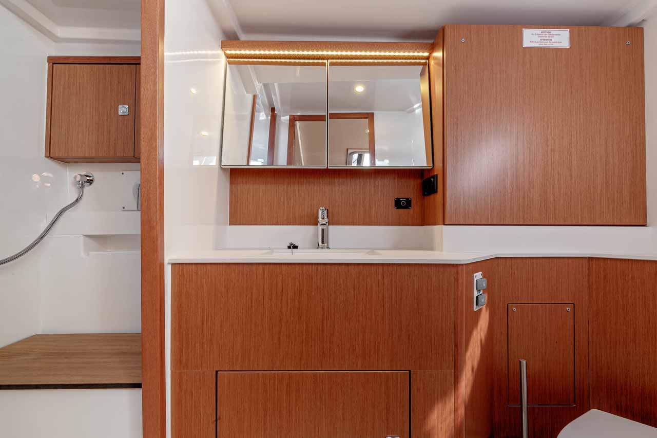 Bavaria C45 - 4 cab. — photo 21