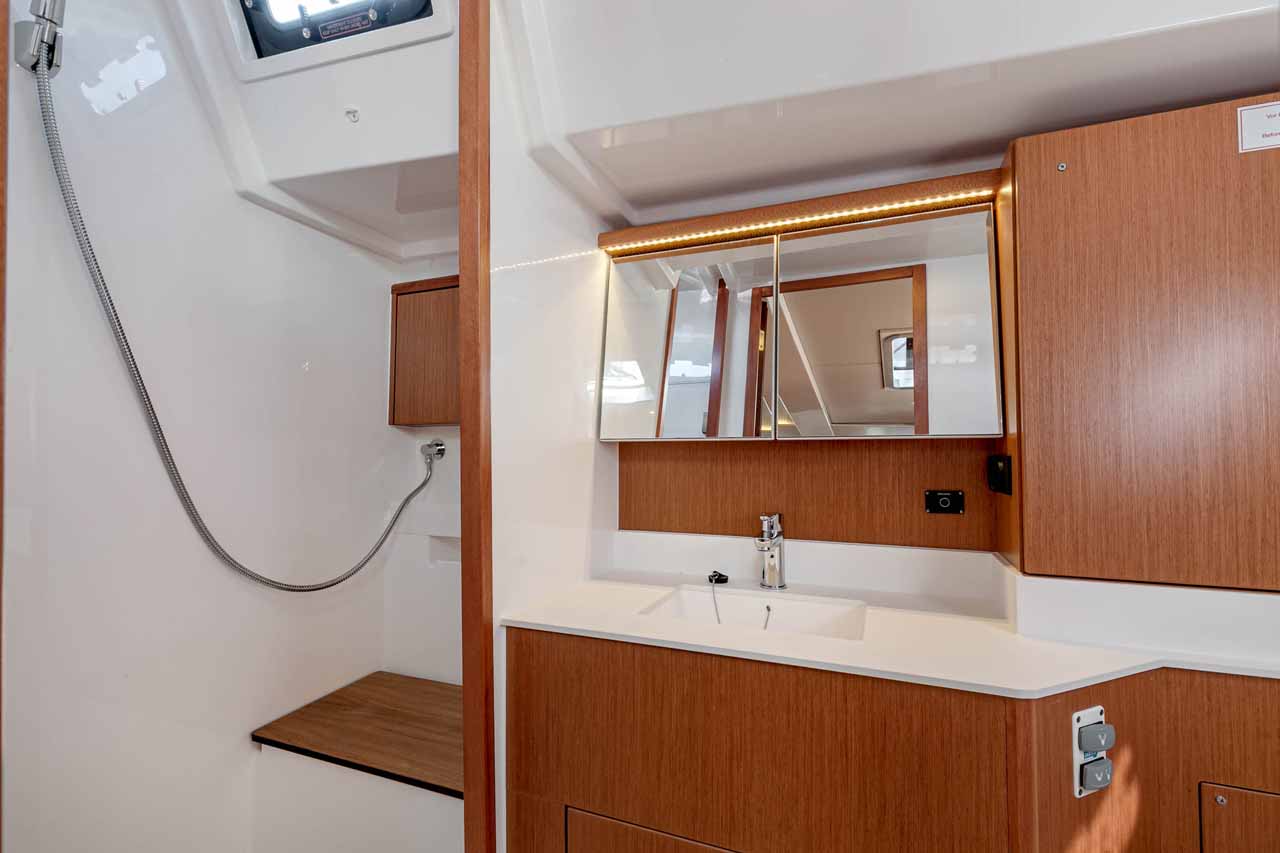 Bavaria C45 - 4 cab. — photo 22
