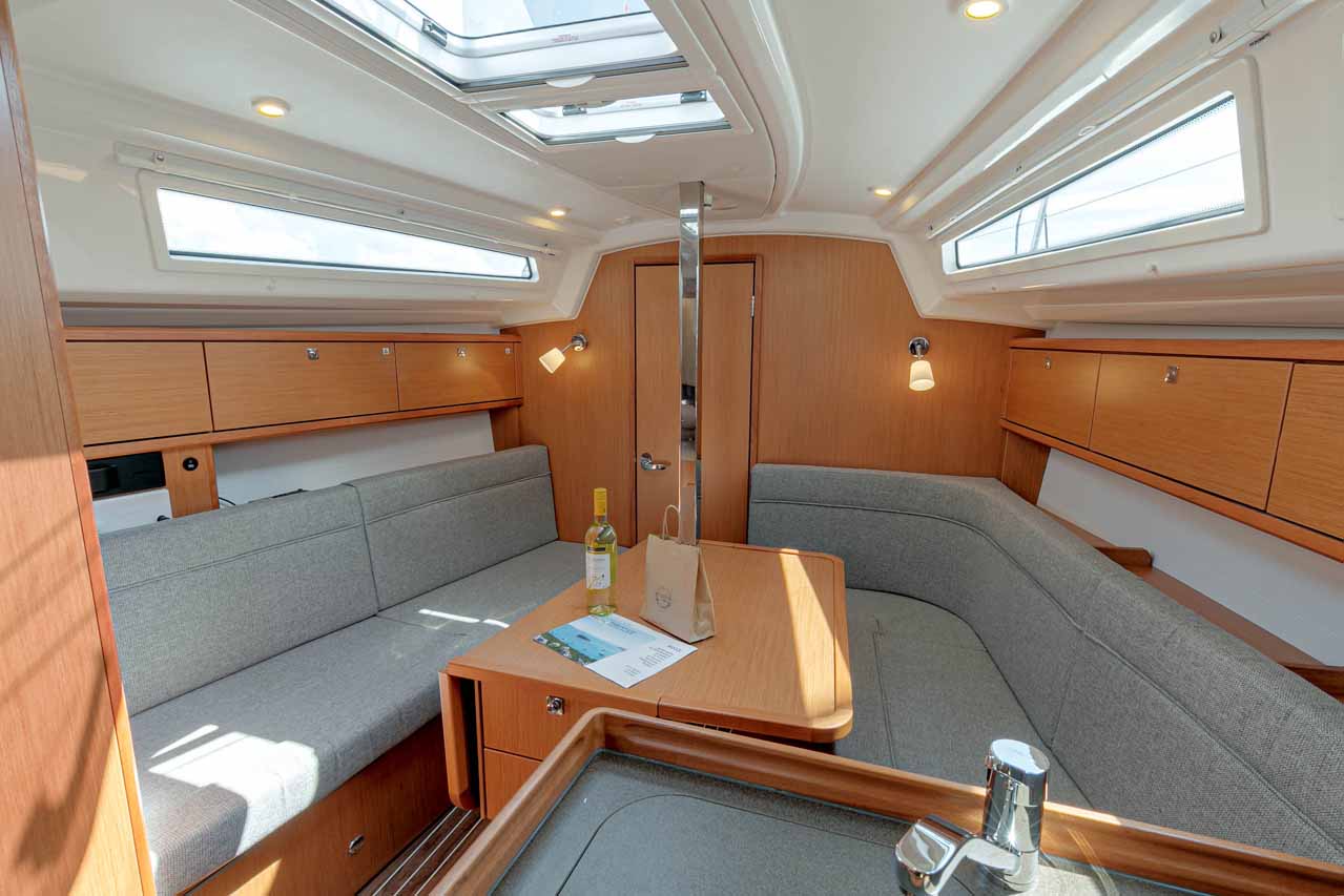 Bavaria Cruiser 34 — photo 10