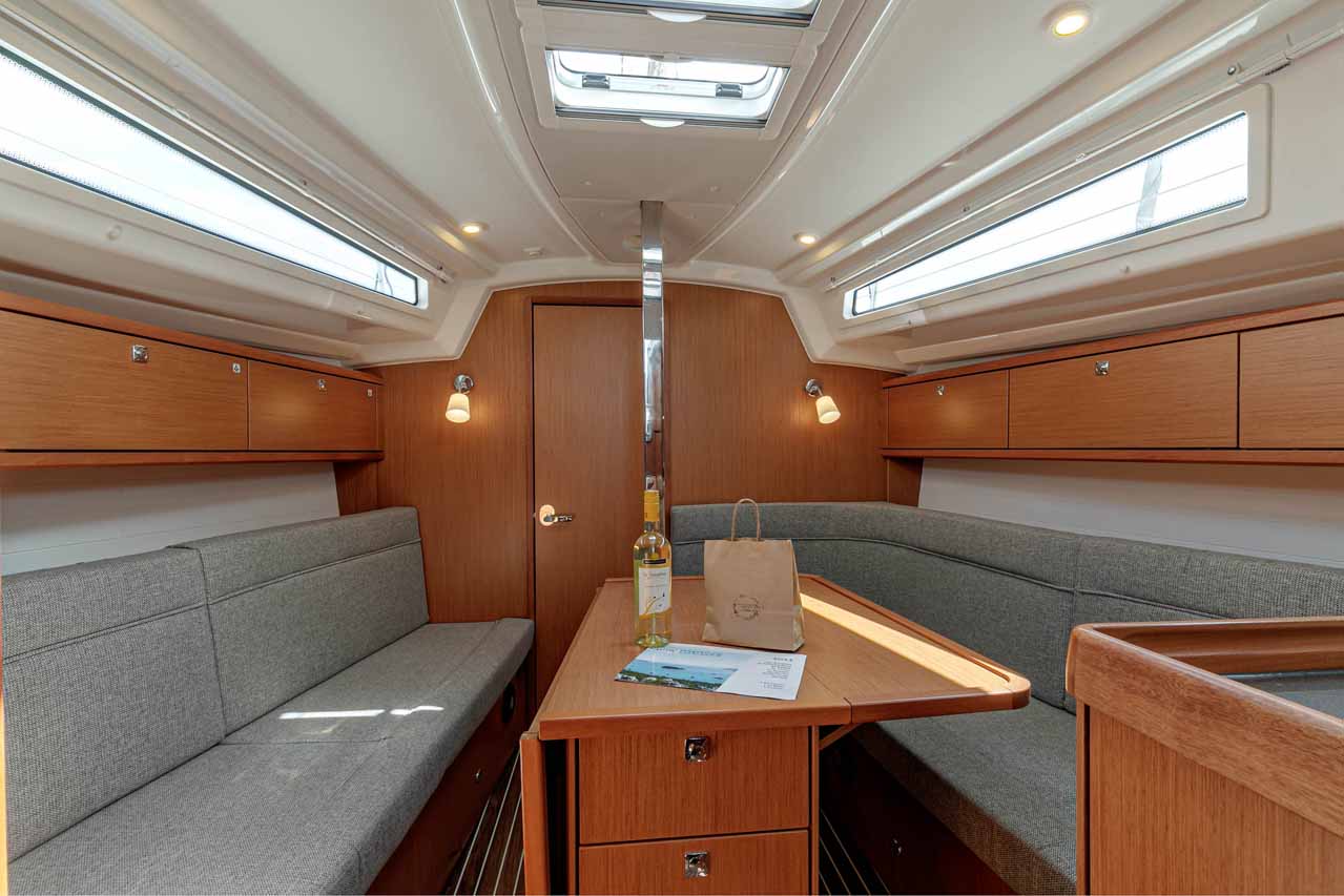 Bavaria Cruiser 34 — photo 11