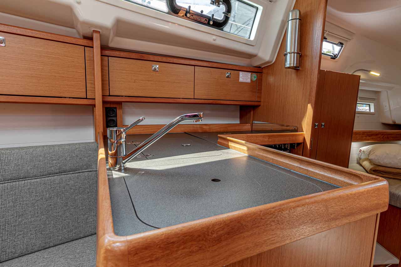 Bavaria Cruiser 34 — photo 13
