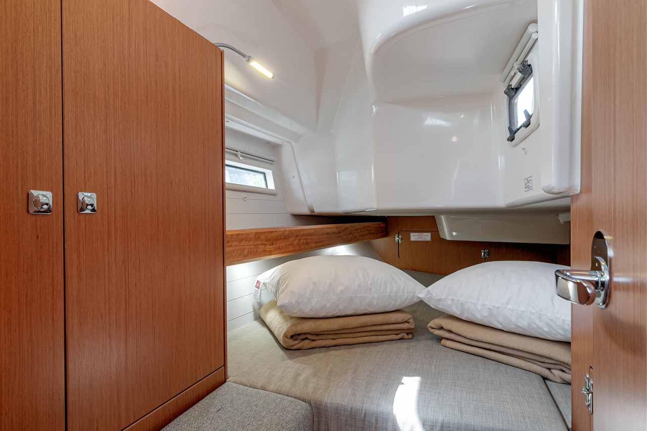 Bavaria Cruiser 34 — photo 16