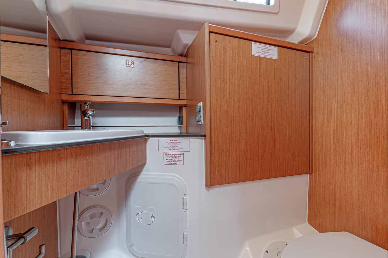 Bavaria Cruiser 34 — photo 18
