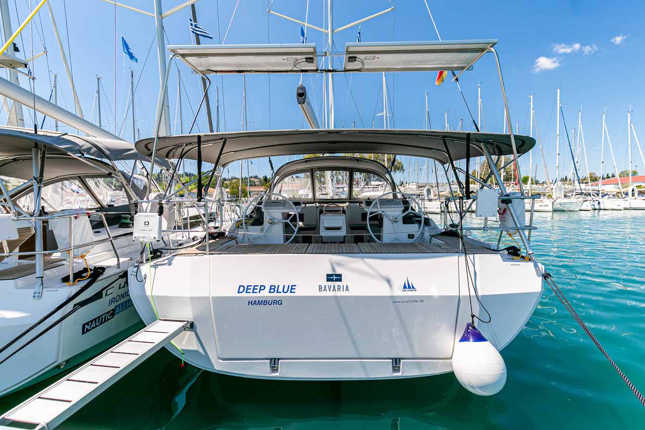 Bavaria C45 - 4 cab. — photo 1