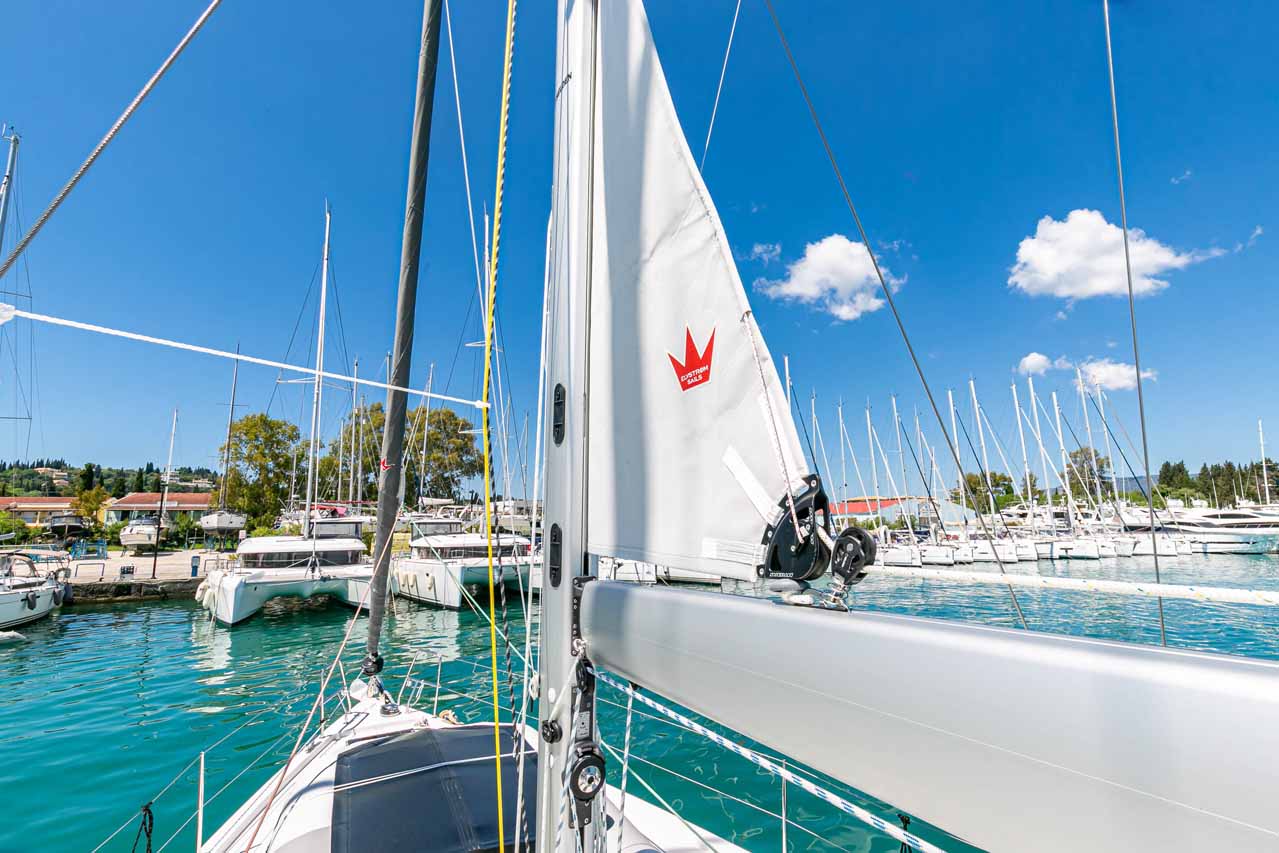 Bavaria C45 - 4 cab. — photo 4