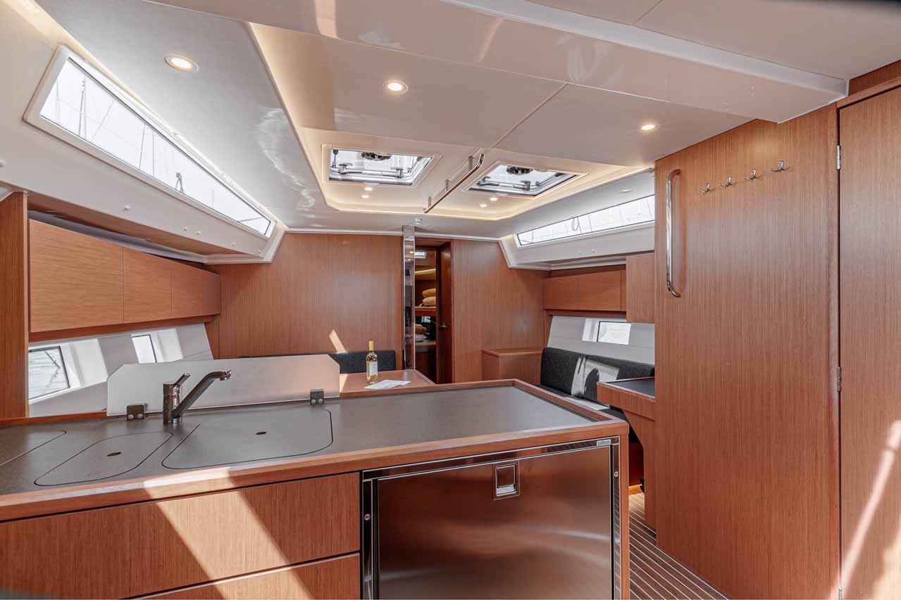 Bavaria C45 - 4 cab. — photo 9