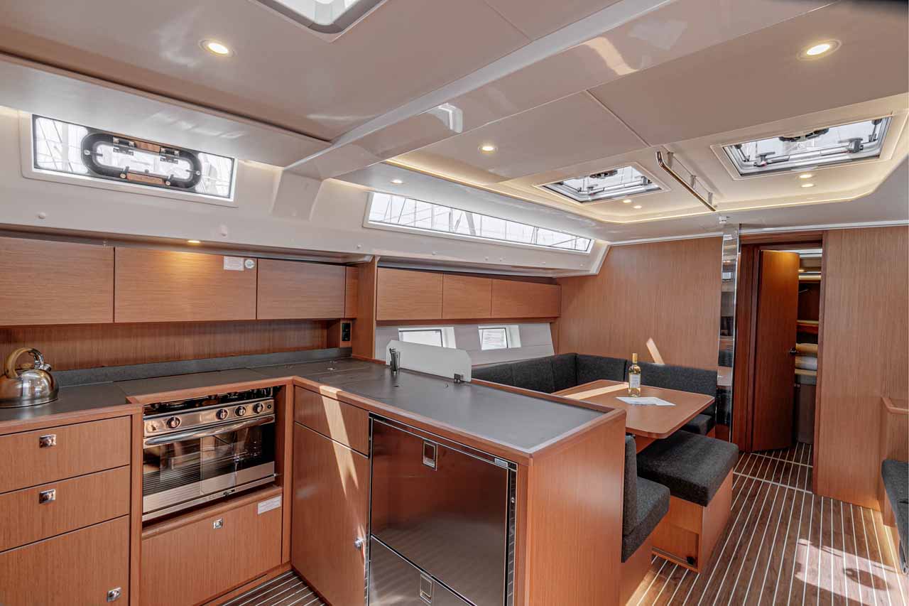 Bavaria C45 - 4 cab. — photo 10