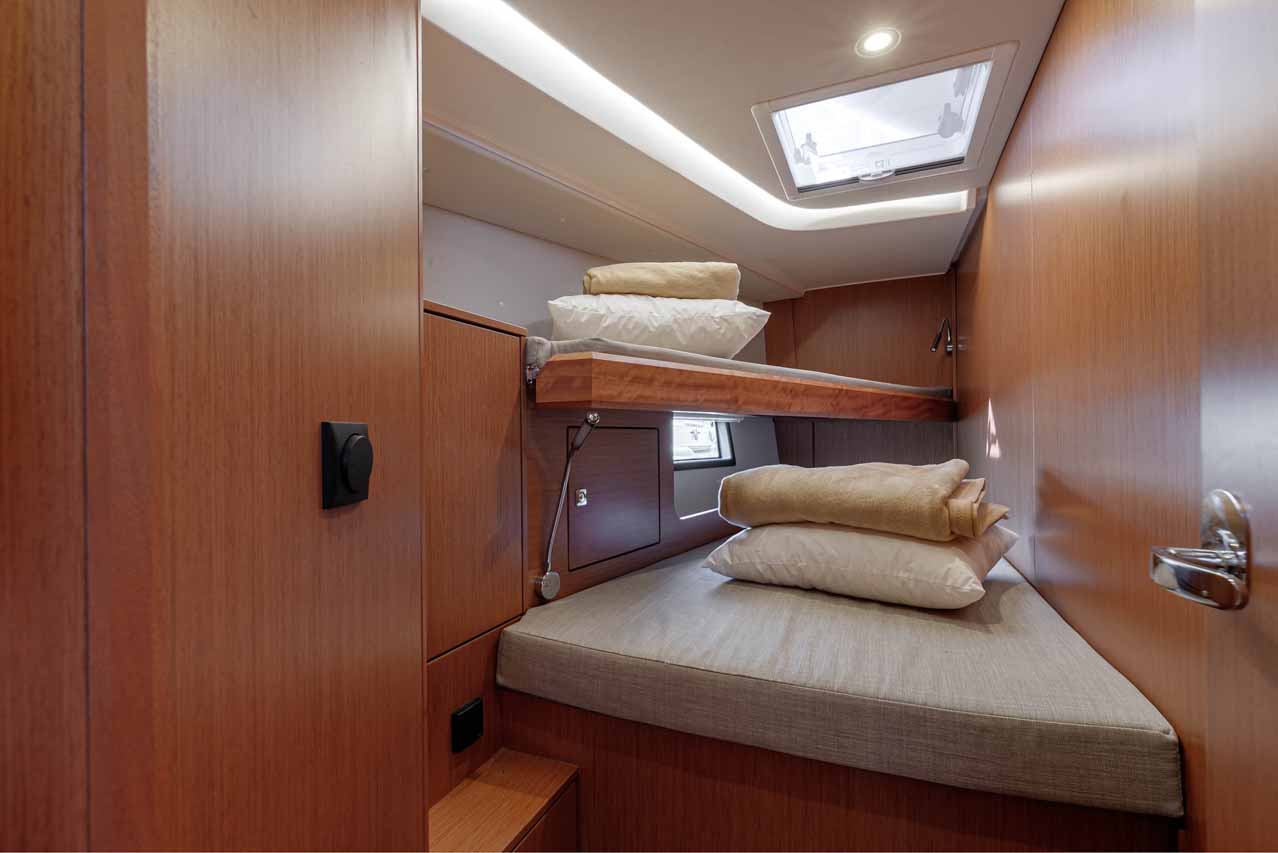 Bavaria C45 - 4 cab. — photo 15