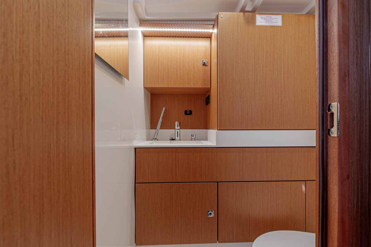 Bavaria C45 - 4 cab. — photo 22