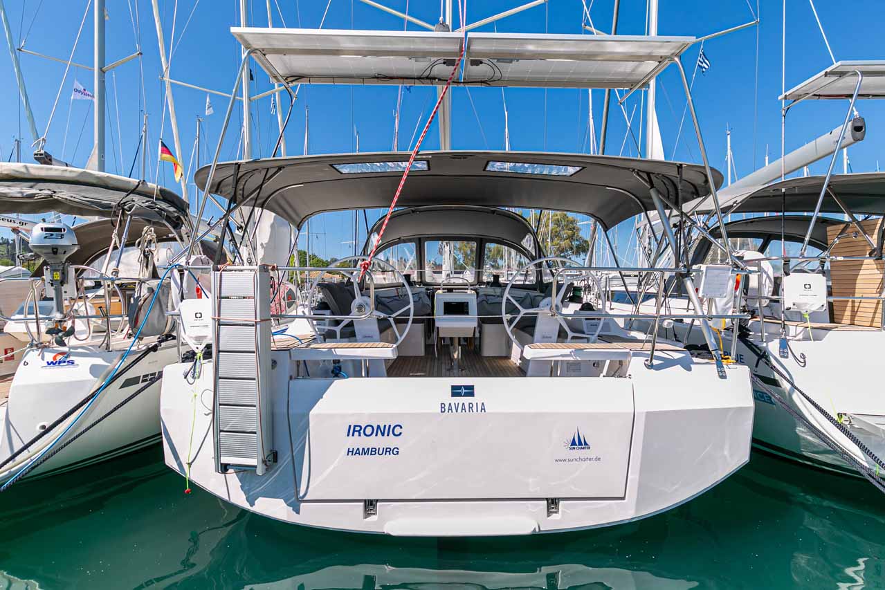 Bavaria C42 — photo 1