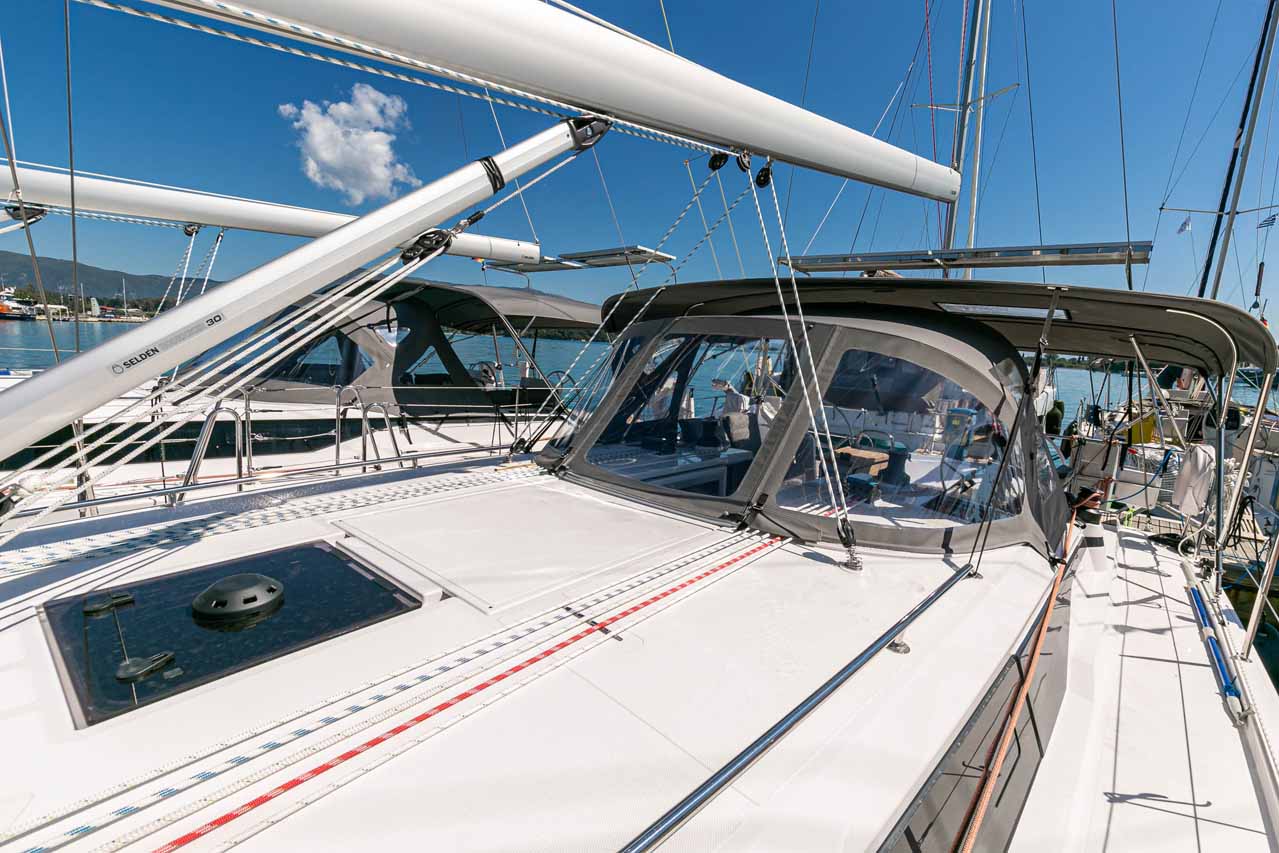 Bavaria C42 — photo 4