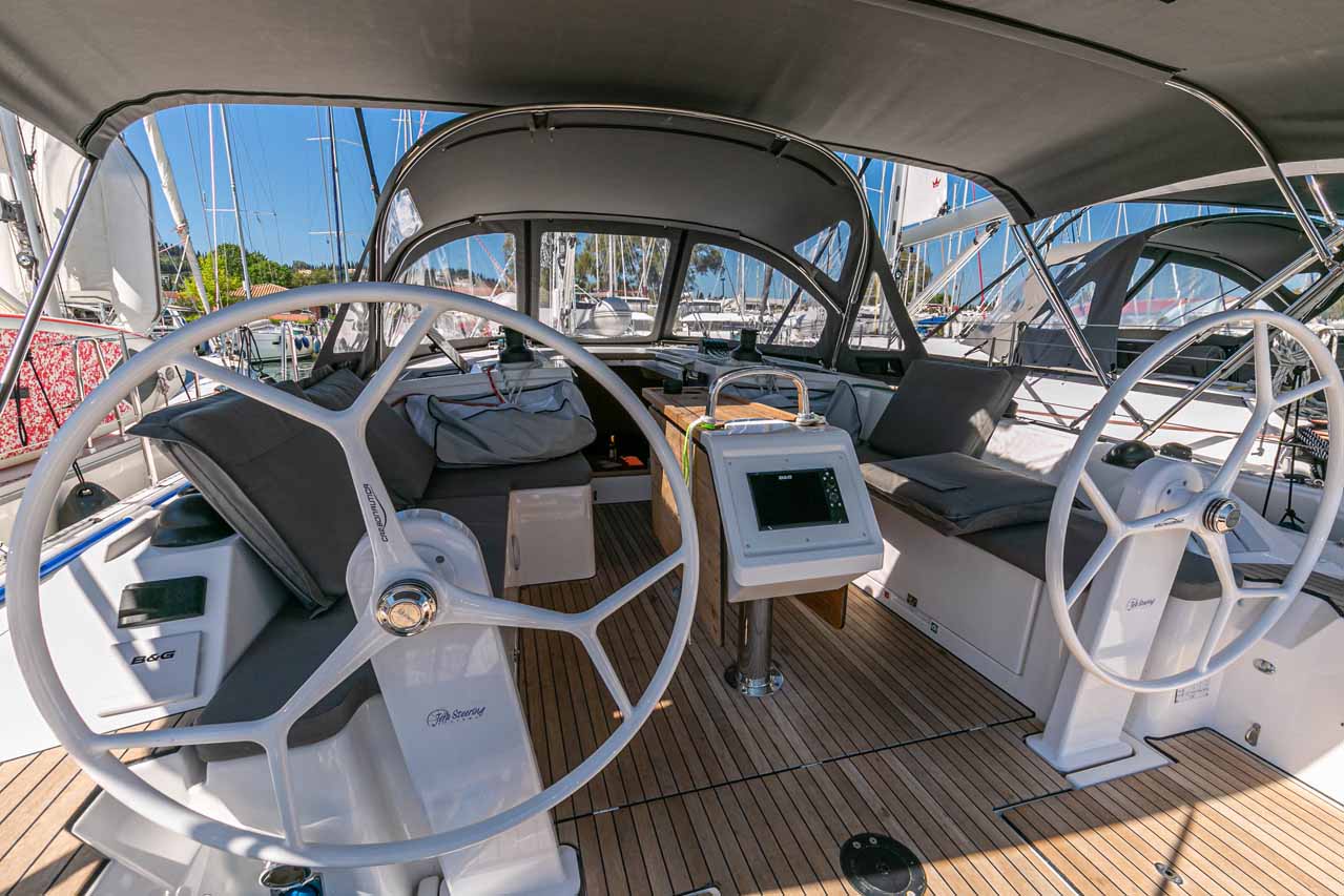 Bavaria C42 — photo 7