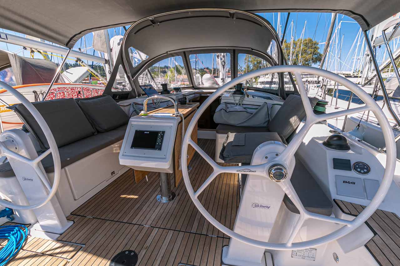 Bavaria C42 — photo 8