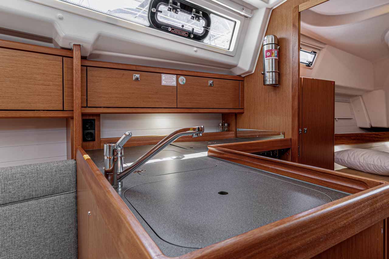 Bavaria Cruiser 34 — photo 14