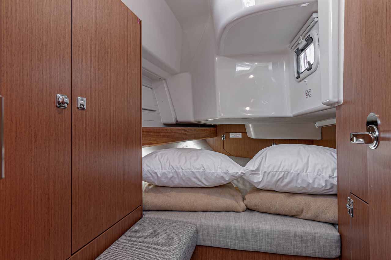 Bavaria Cruiser 34 — photo 16