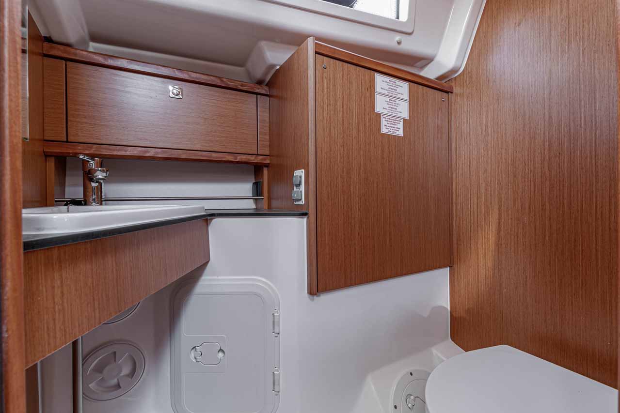 Bavaria Cruiser 34 — photo 18