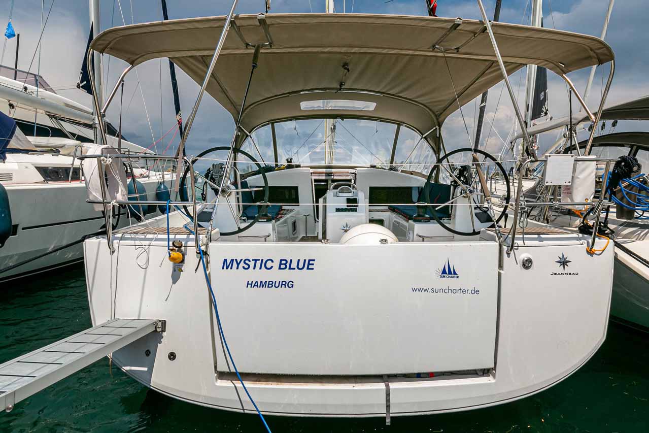Sun Odyssey 440 - 4 cab. — photo 1