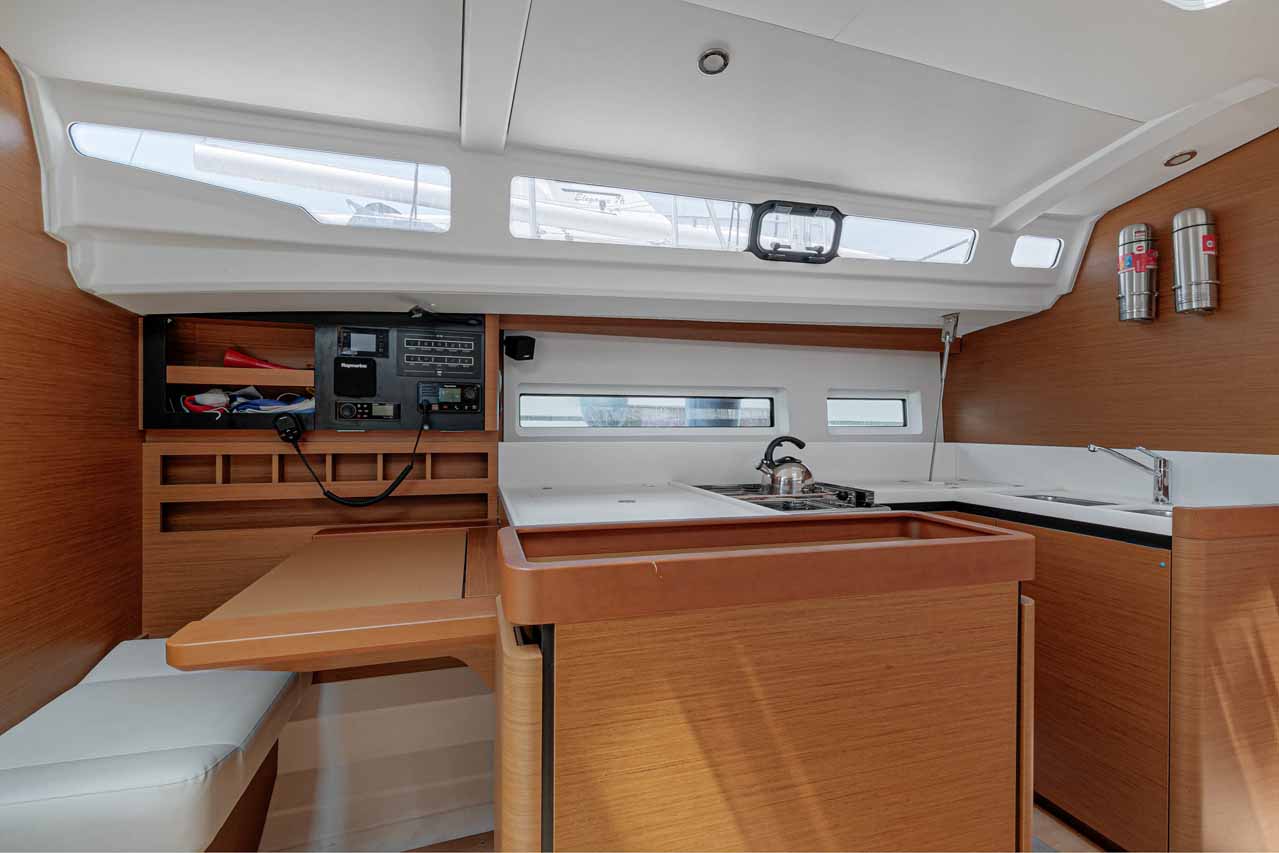 Sun Odyssey 440 - 4 cab. — photo 10