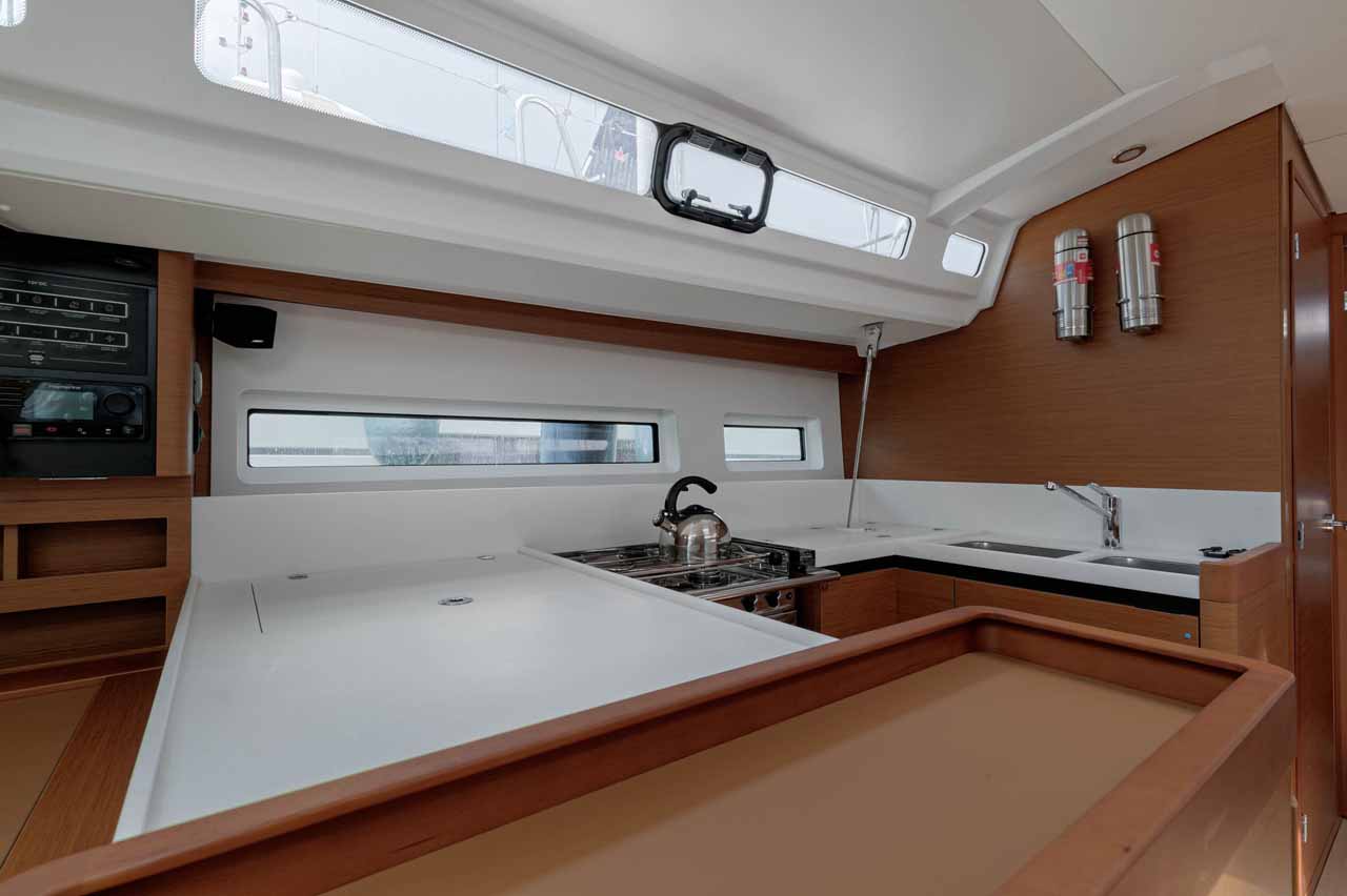 Sun Odyssey 440 - 4 cab. — photo 11