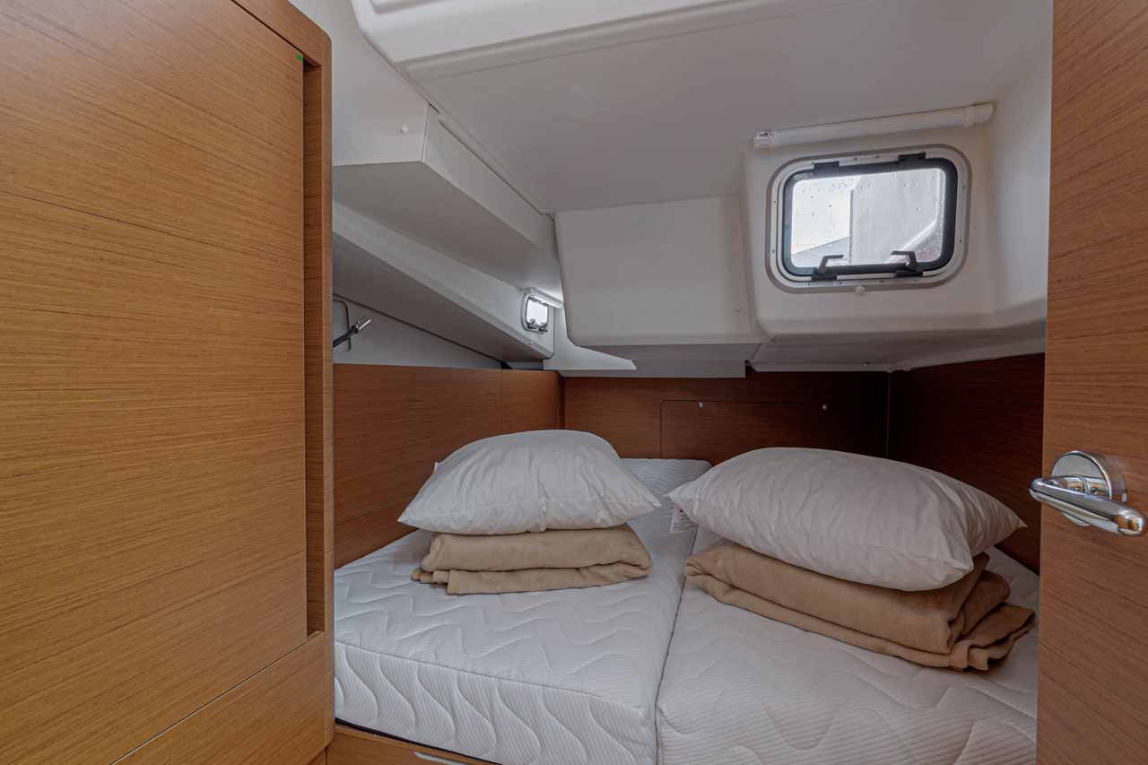 Sun Odyssey 440 - 4 cab. — photo 15