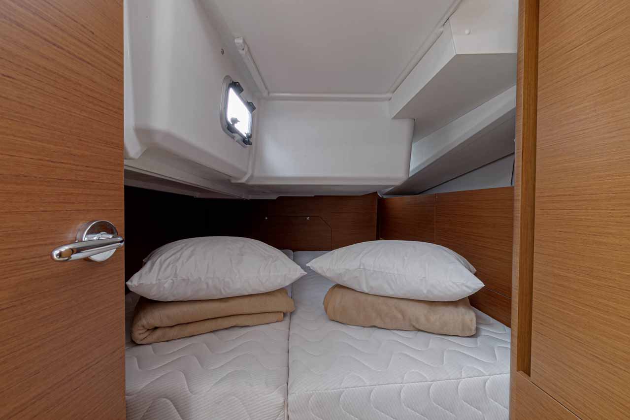 Sun Odyssey 440 - 4 cab. — photo 16