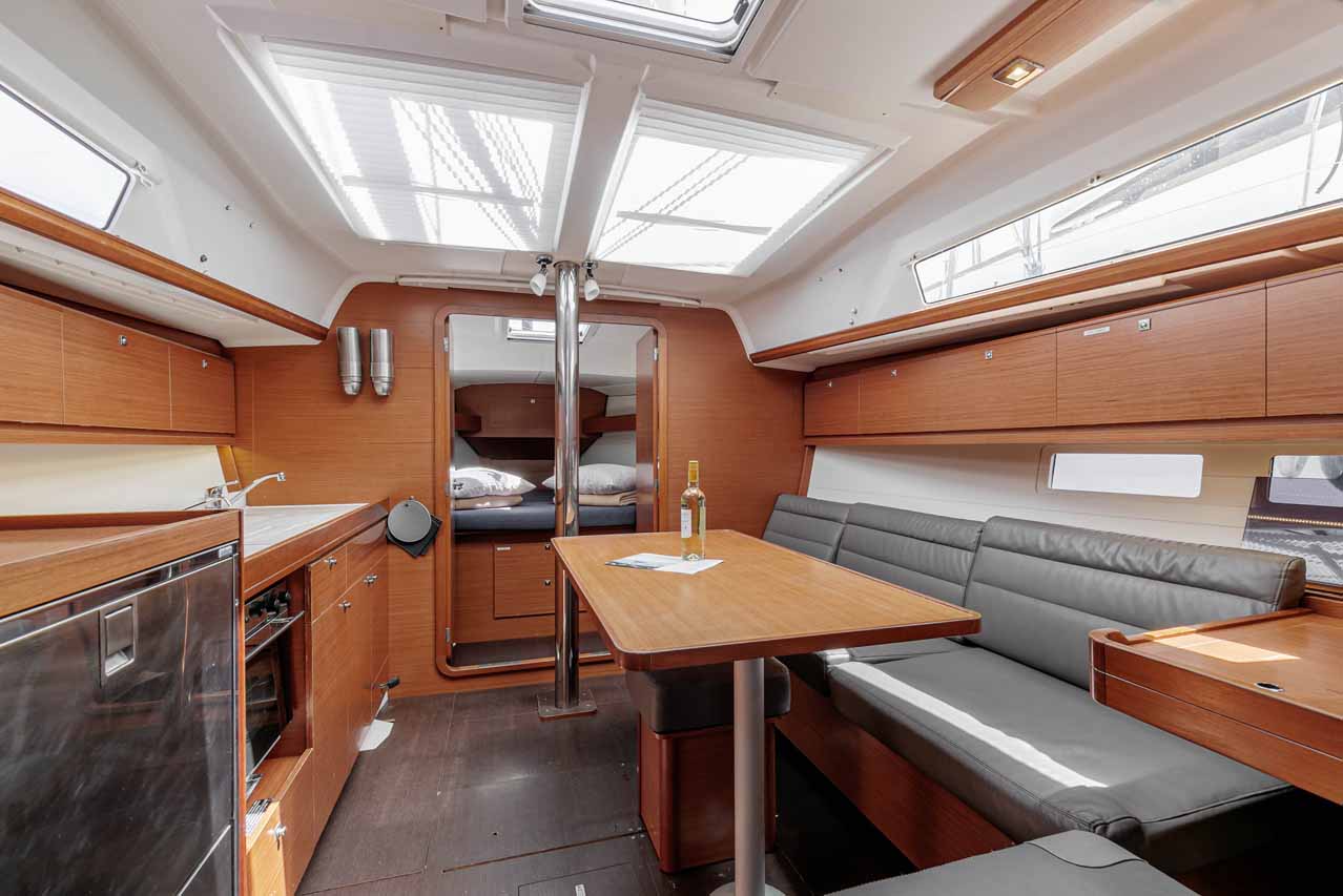 Dufour 382 GL — photo 9