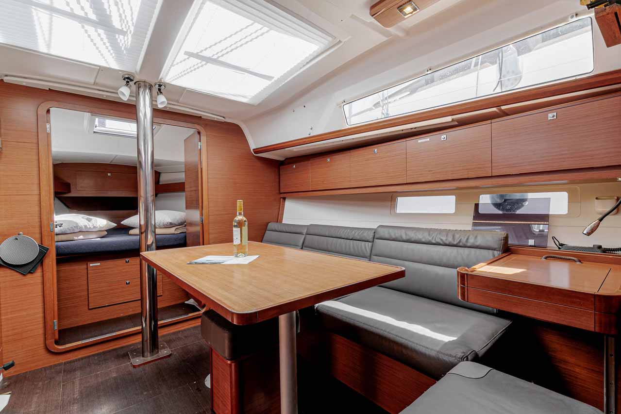Dufour 382 GL — photo 10