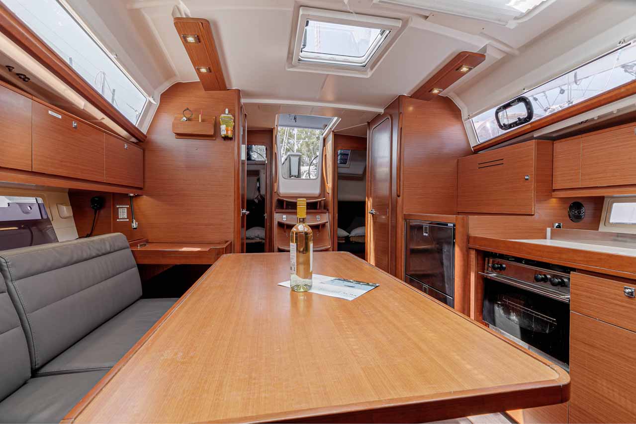 Dufour 382 GL — photo 12