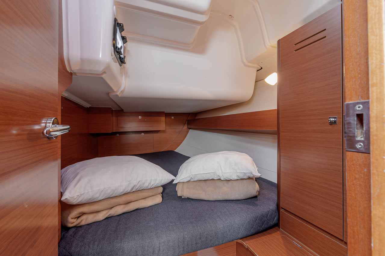 Dufour 382 GL — photo 15