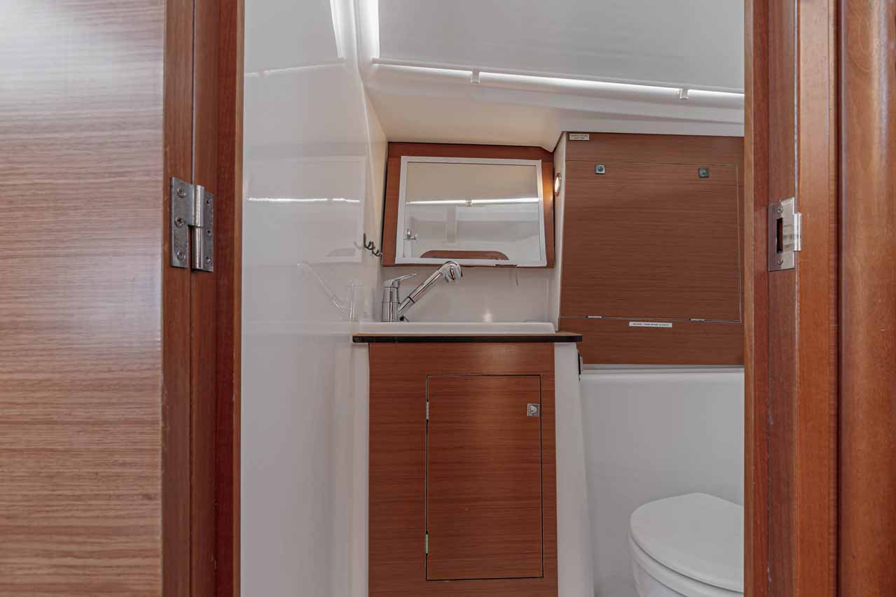 Dufour 382 GL — photo 16