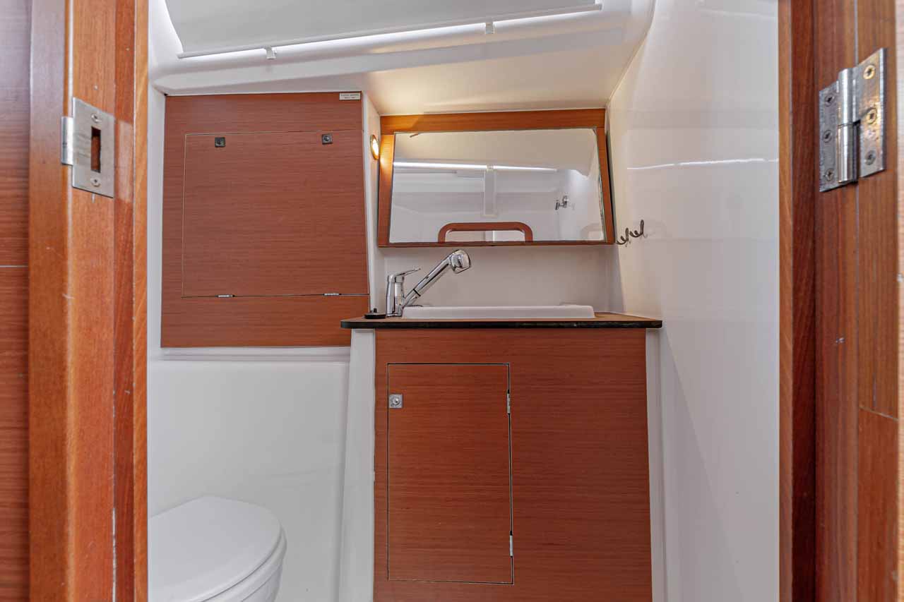 Dufour 382 GL — photo 17