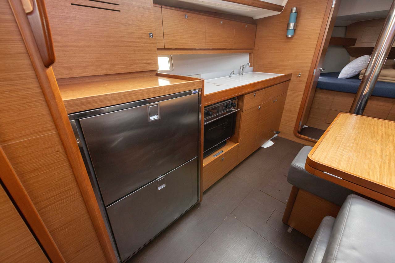 Dufour 382 GL — photo 9