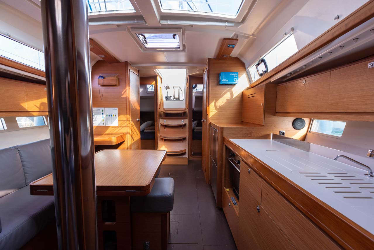 Dufour 382 GL — photo 11