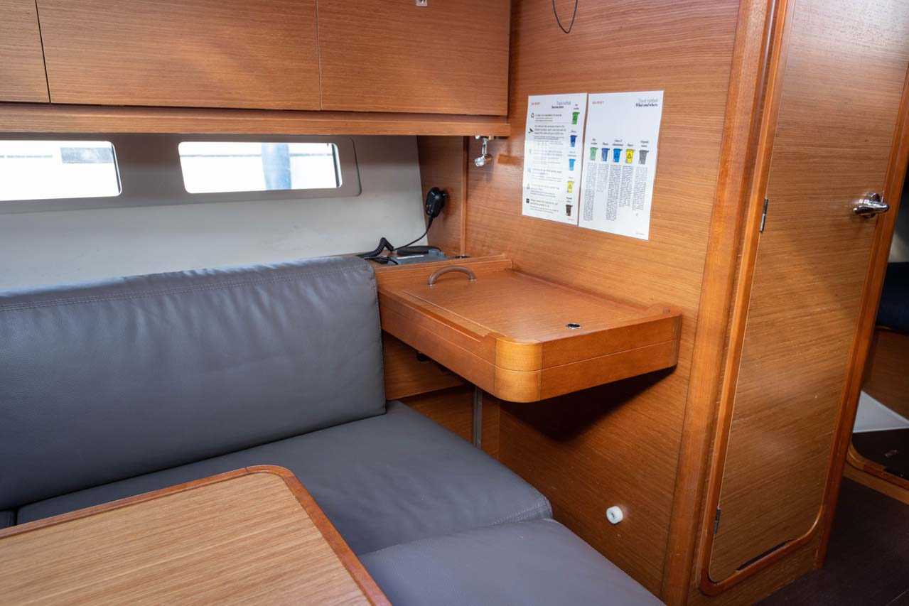 Dufour 382 GL — photo 12