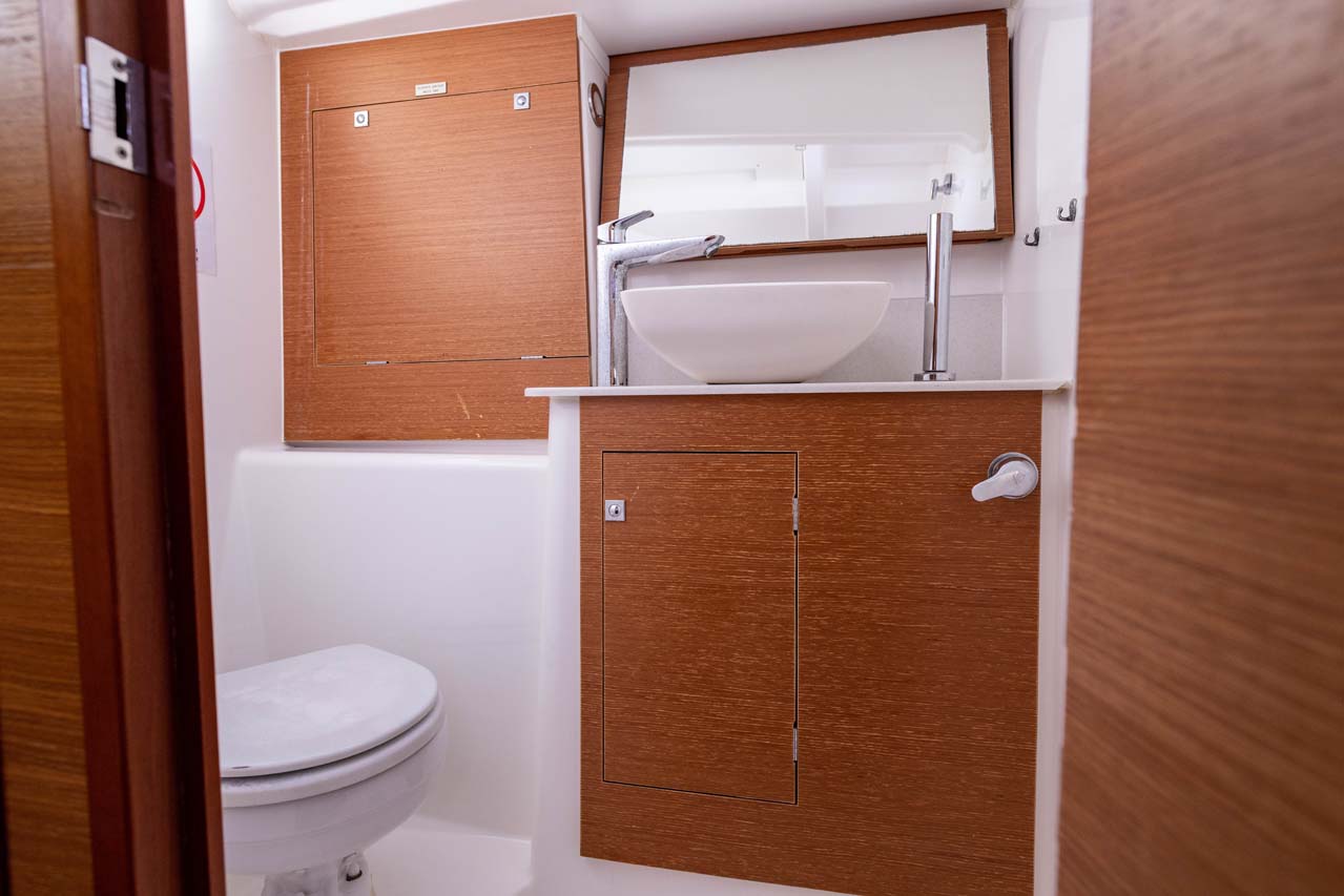 Dufour 382 GL — photo 16