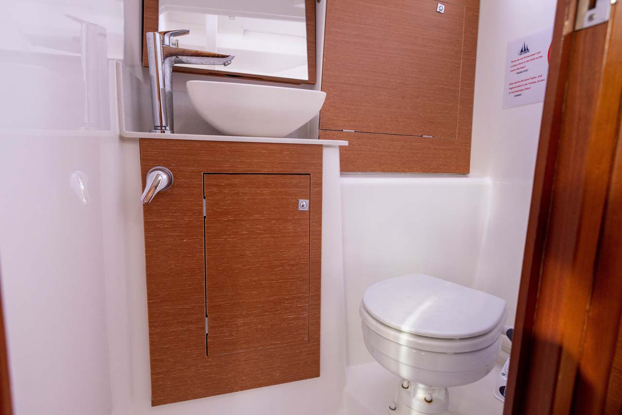 Dufour 382 GL — photo 17