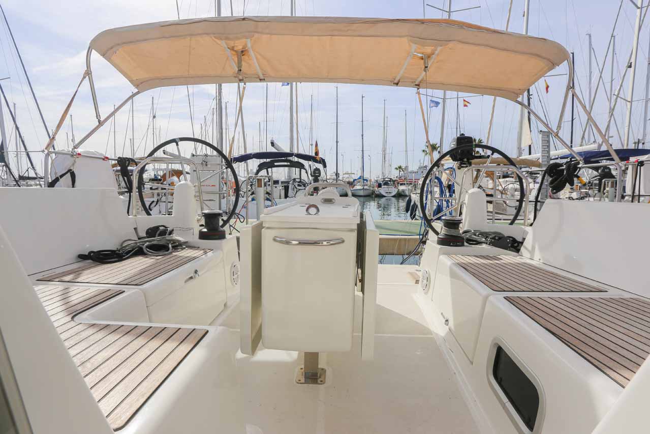 Sun Odyssey 440 - 4 cab. — photo 5