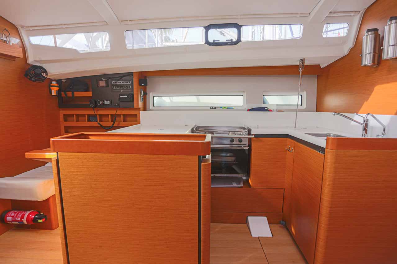 Sun Odyssey 440 - 4 cab. — photo 10