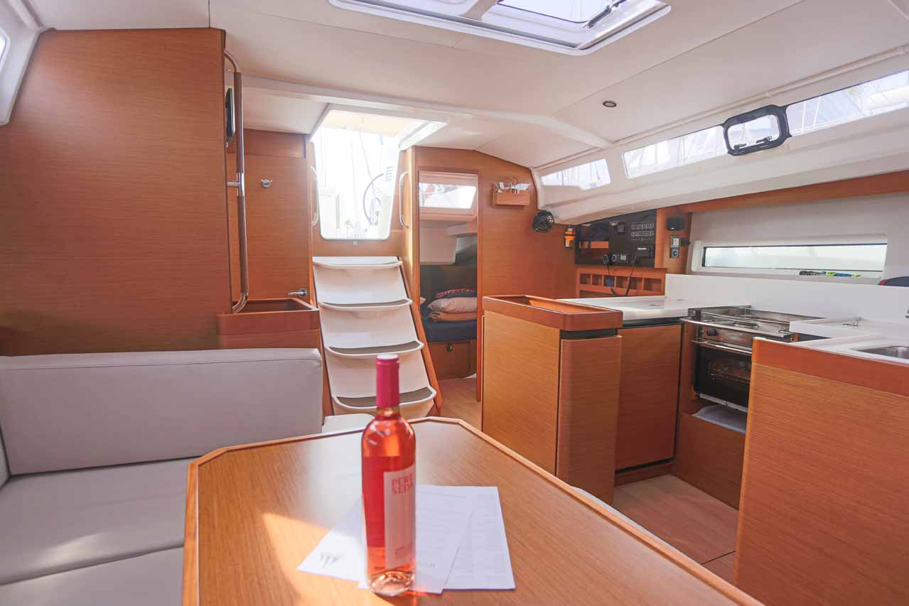Sun Odyssey 440 - 4 cab. — photo 11