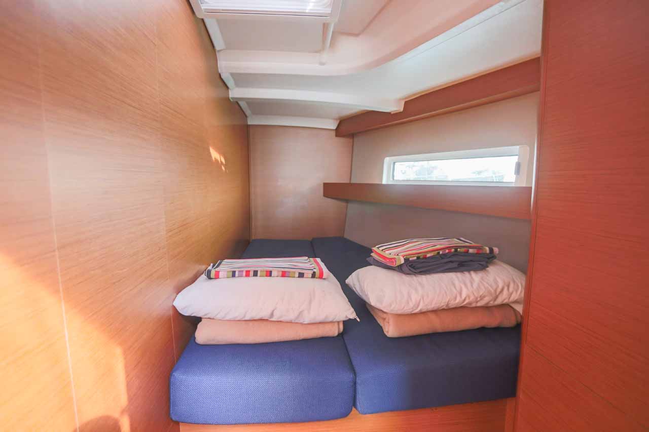 Sun Odyssey 440 - 4 cab. — photo 13