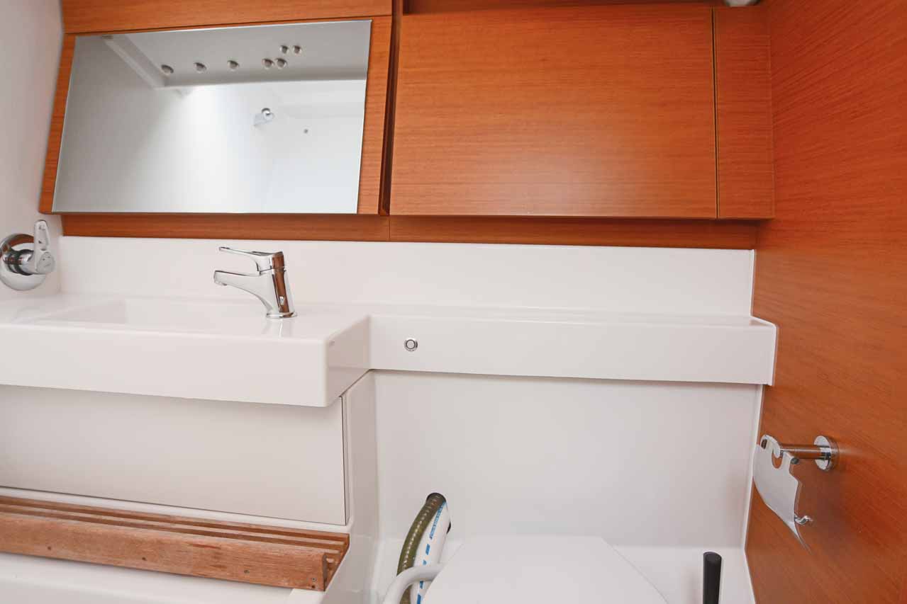 Sun Odyssey 440 - 4 cab. — photo 16