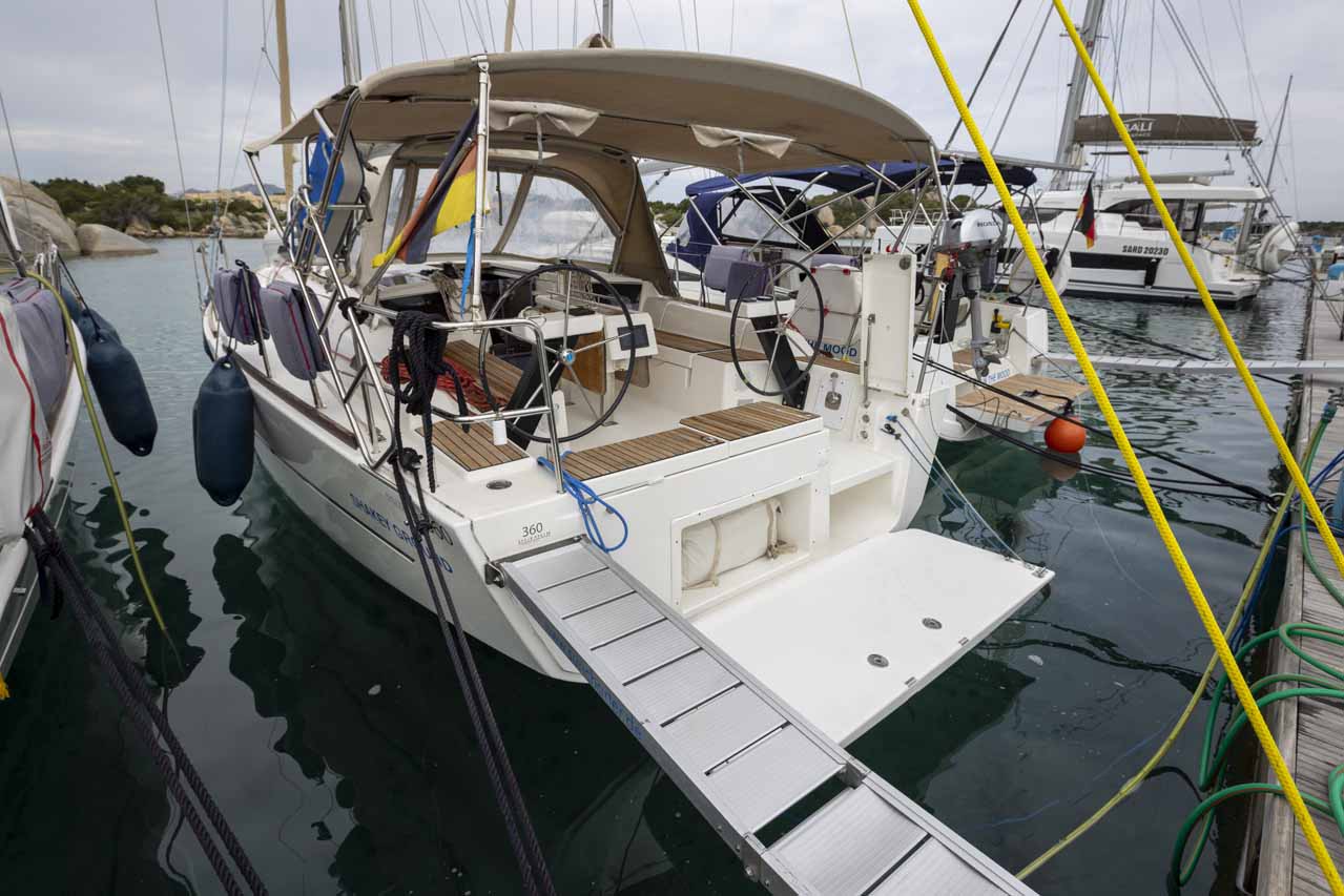 Dufour 360 GL - 3 cab. — photo 3