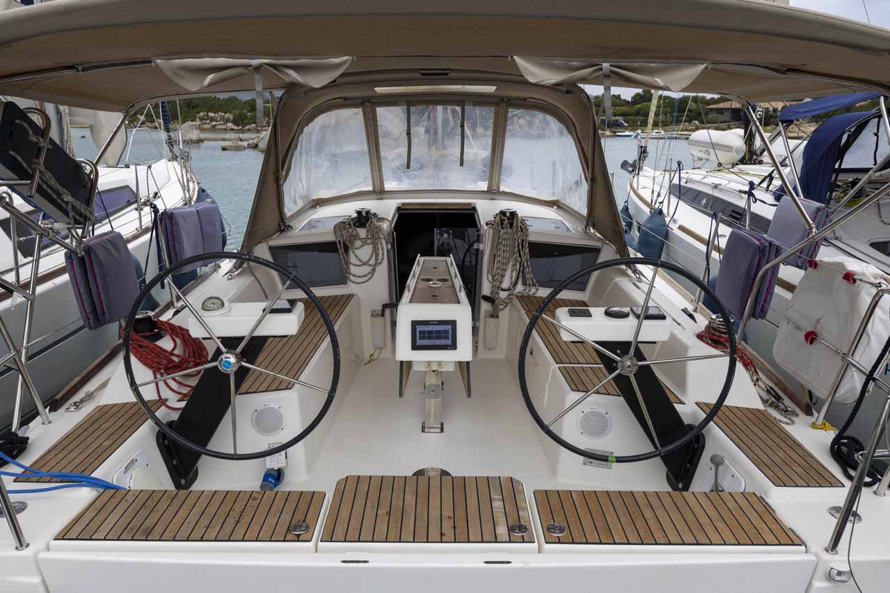Dufour 360 GL - 3 cab. — photo 8