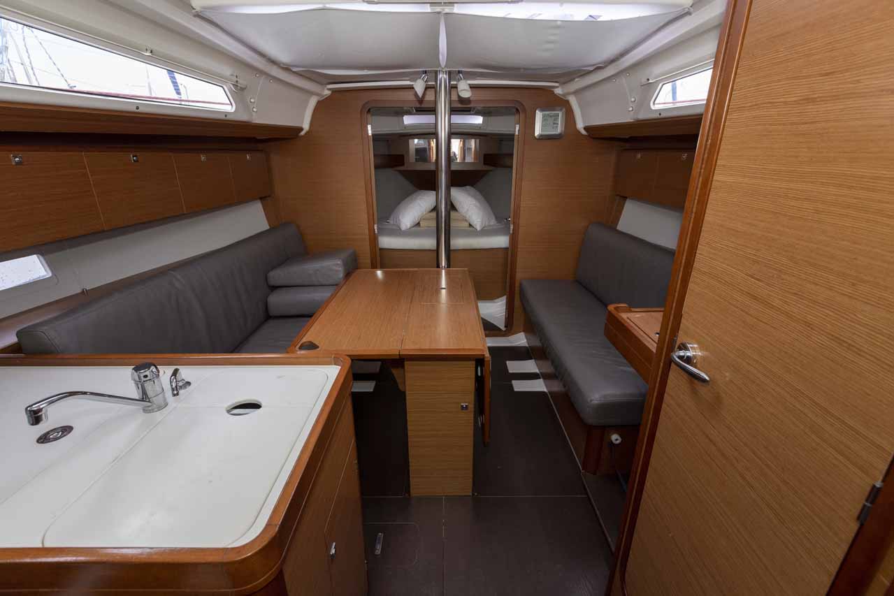 Dufour 360 GL - 3 cab. — photo 10