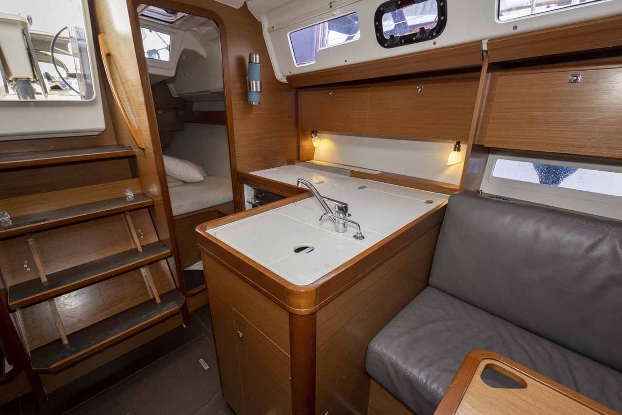 Dufour 360 GL - 3 cab. — photo 15