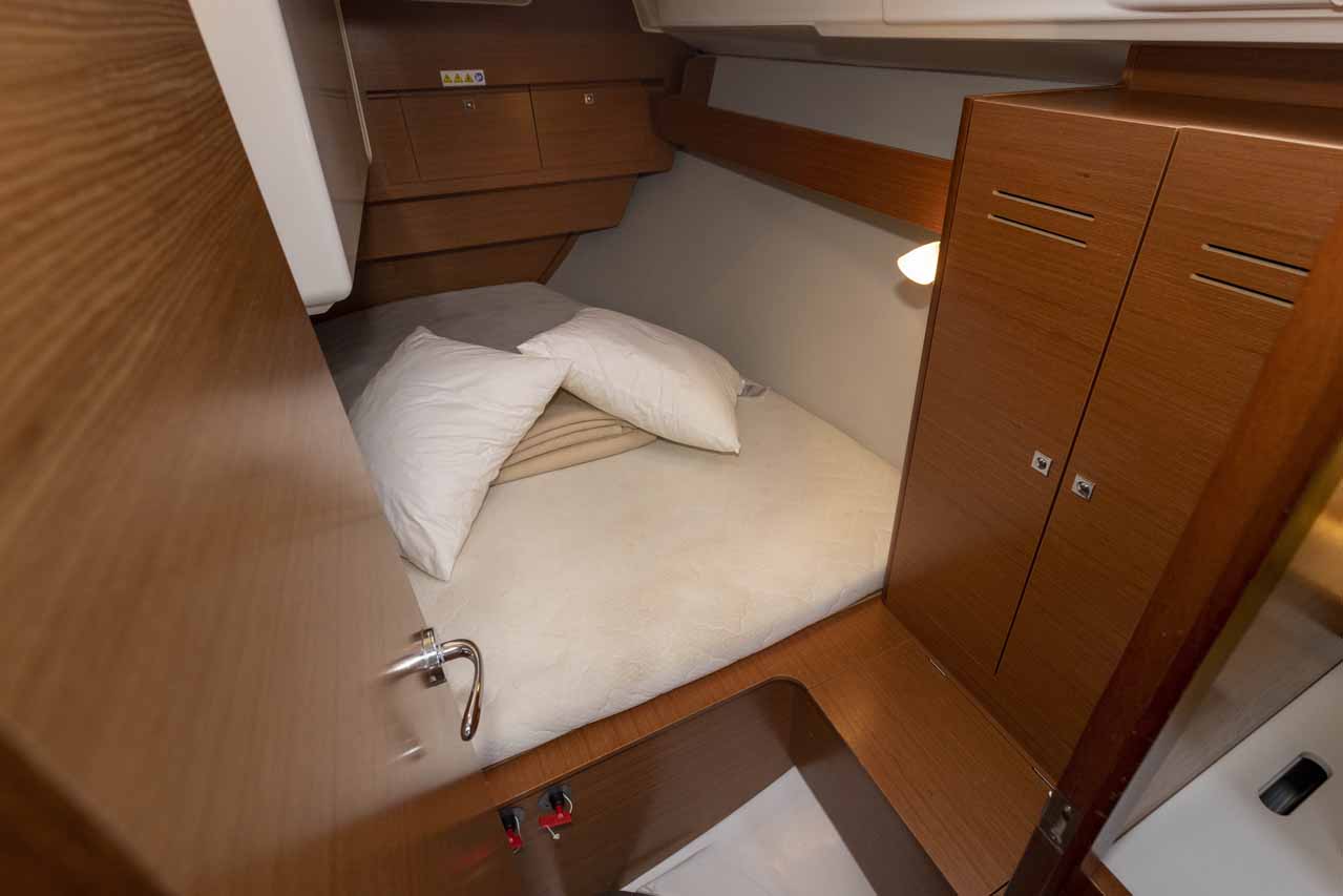 Dufour 360 GL - 3 cab. — photo 19