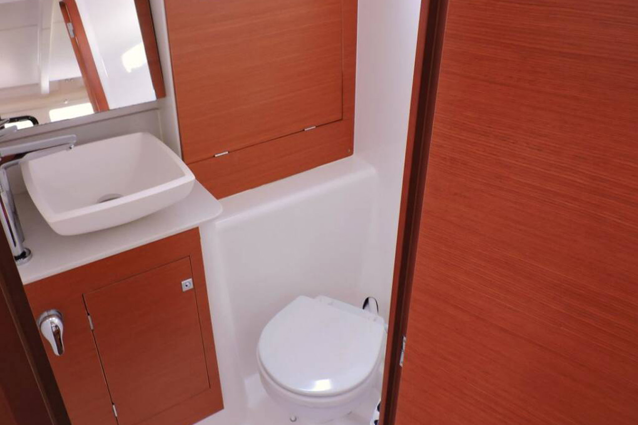 Dufour 360 GL - 3 cab. — photo 20