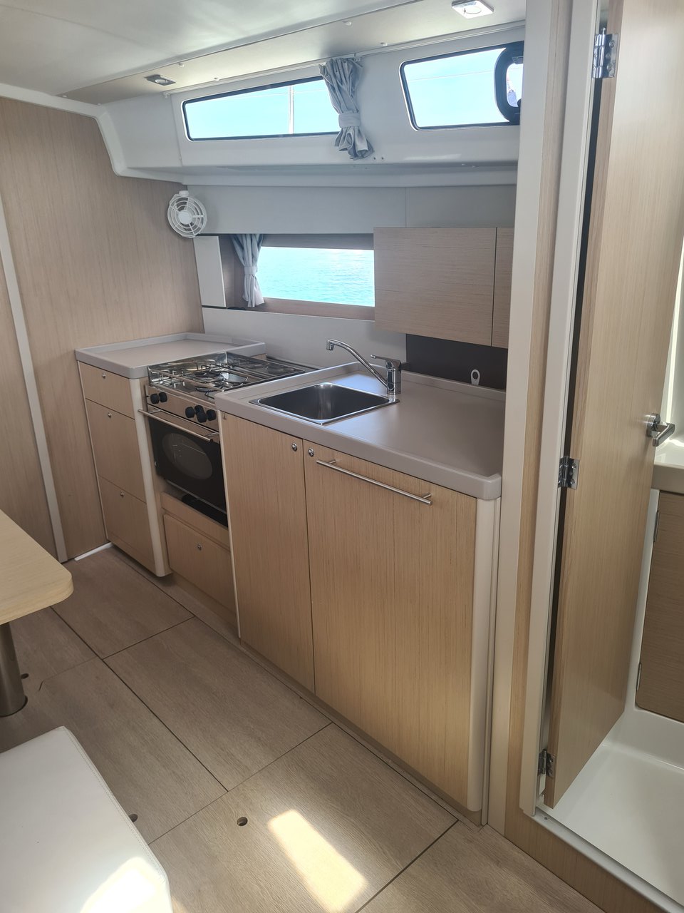 Oceanis 38.1 — photo 7
