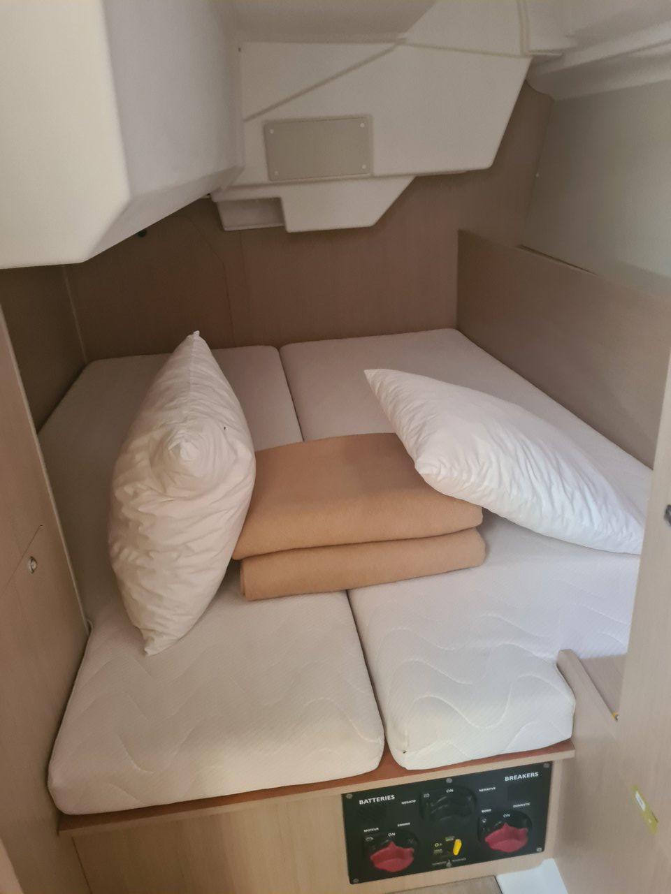 Oceanis 38.1 — photo 9