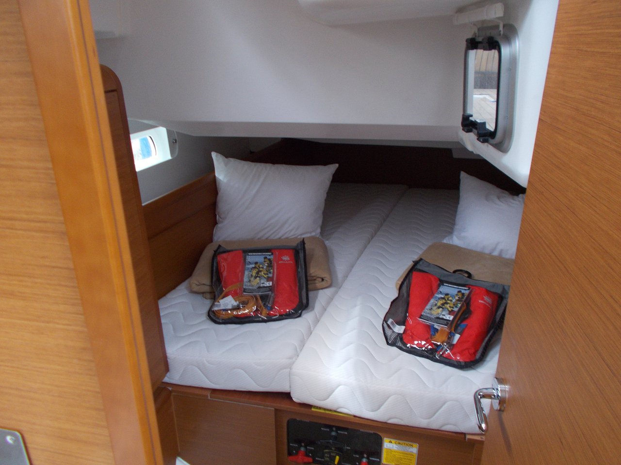 Sun Odyssey 419 - 3 cab. — photo 8
